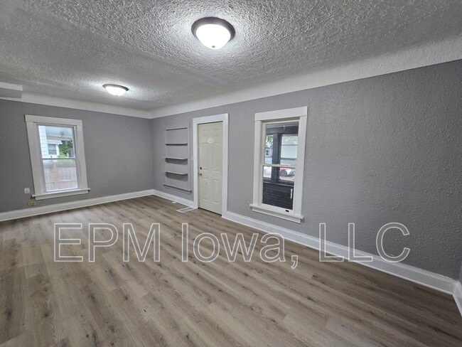 Photo - 642 Dawson St