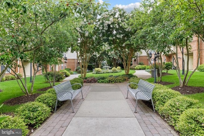 Photo - 2540 Kensington Gardens Unit 204