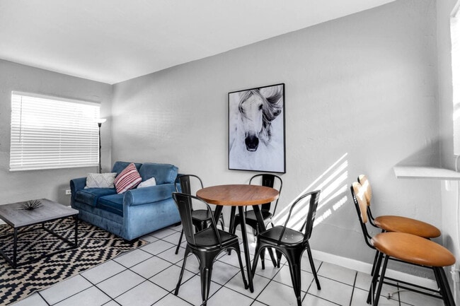 Photo - 117 SW 5th Ct Unidad ID1341026P