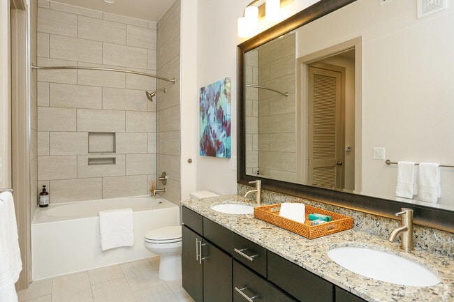 Photo - Midtown on the Rail