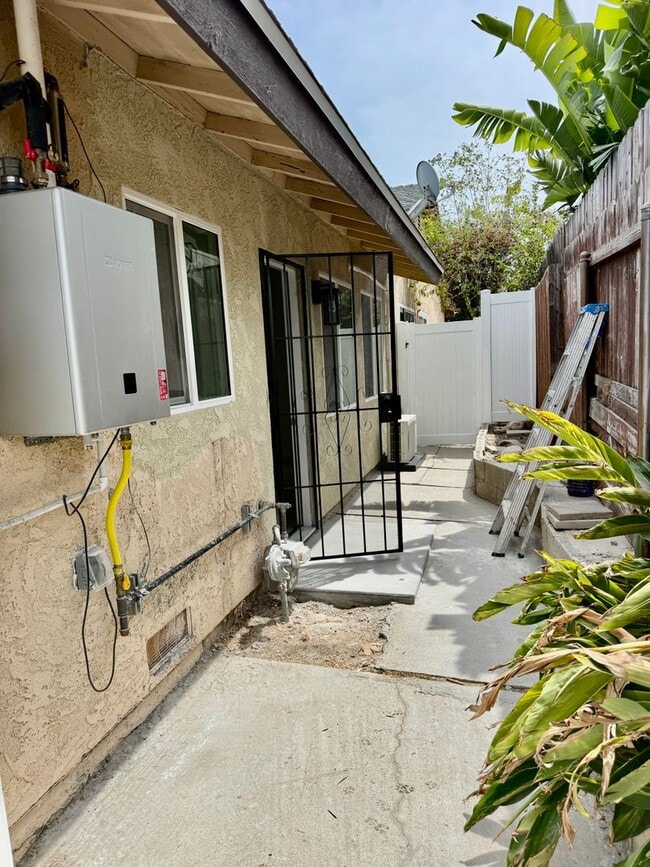 Photo - 1185 Zircon St