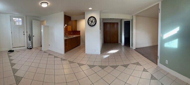 Building Photo - Beall Street Unit #2