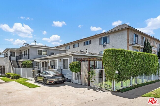 Building Photo - 1657 Colby Ave Unit 3 Rental