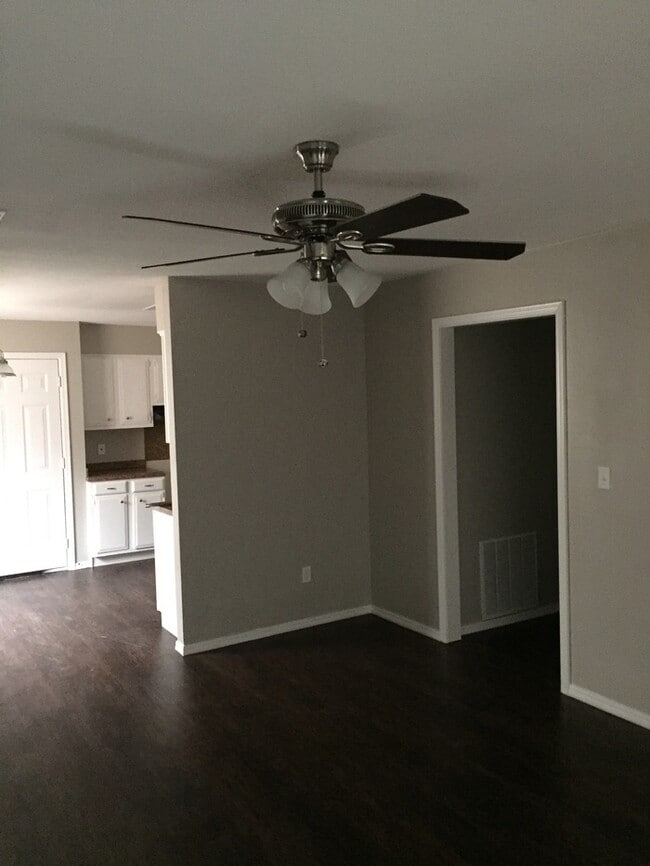 Photo - 4929 Brookdale Dr