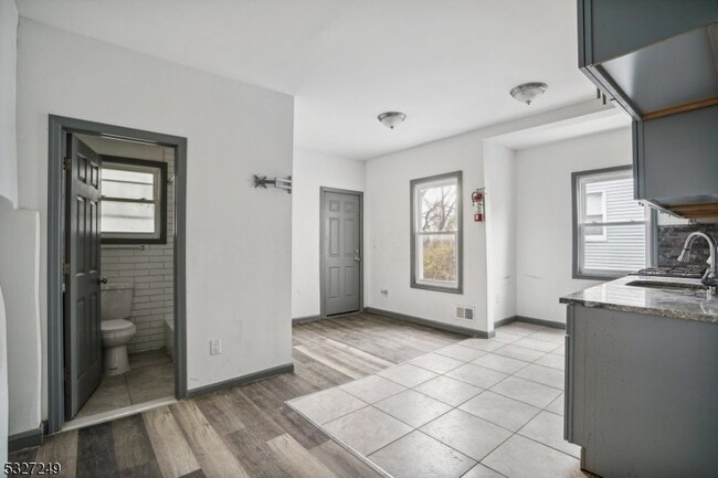 143 Valley Rd