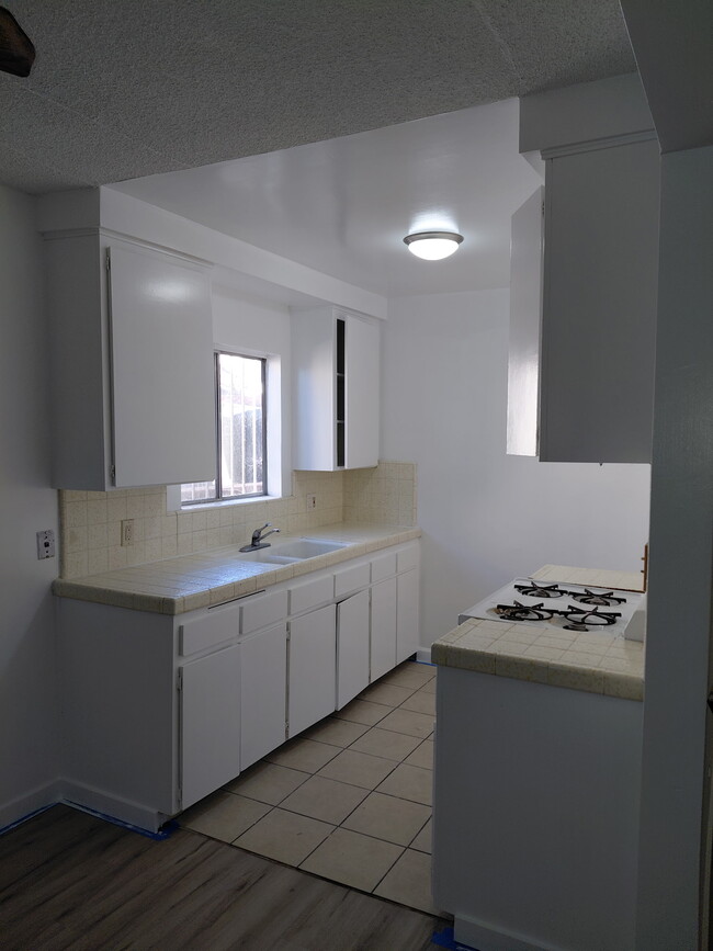 Building Photo - 4081 W 141st St