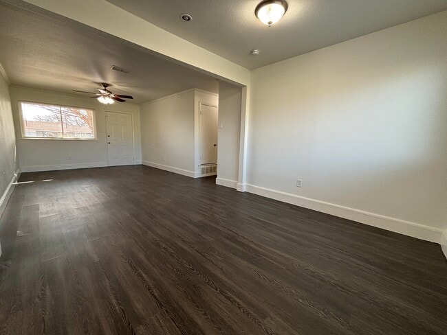 Photo - 7406 Globe Ave