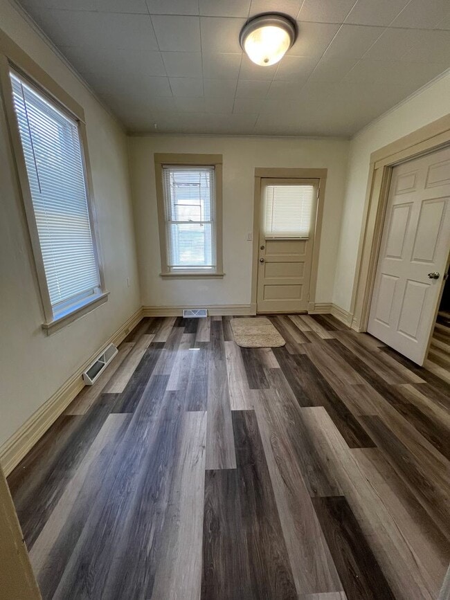 Photo - 3711 W 4th St