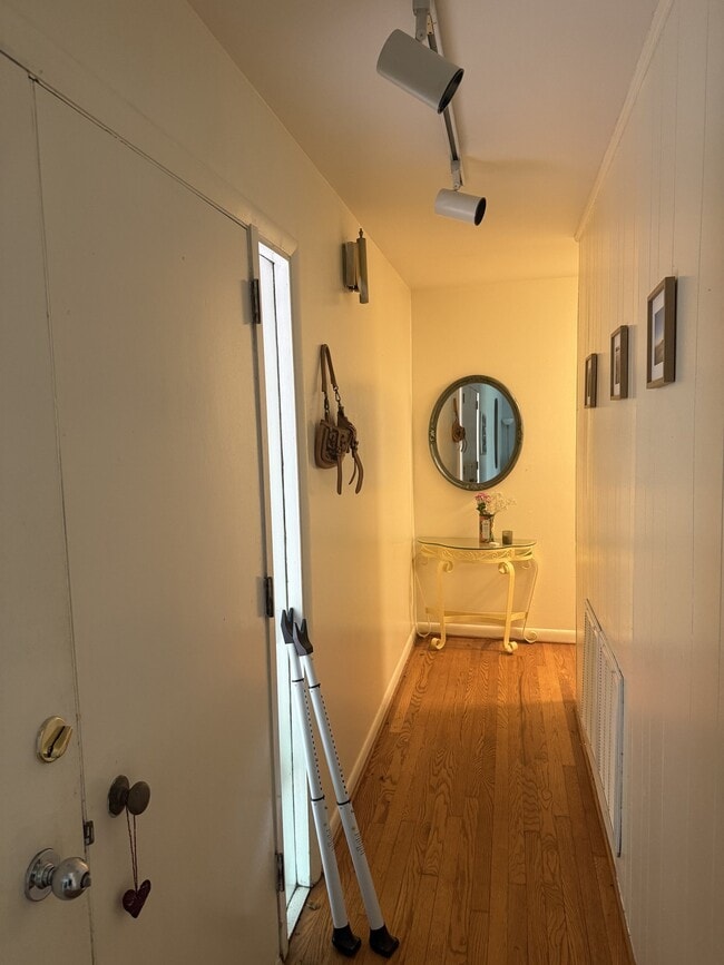 44 Davie Cir