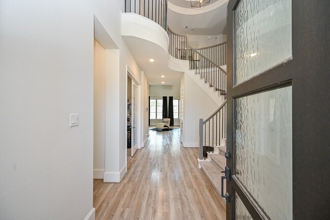 Photo - 9006 Meadow Bridge Dr