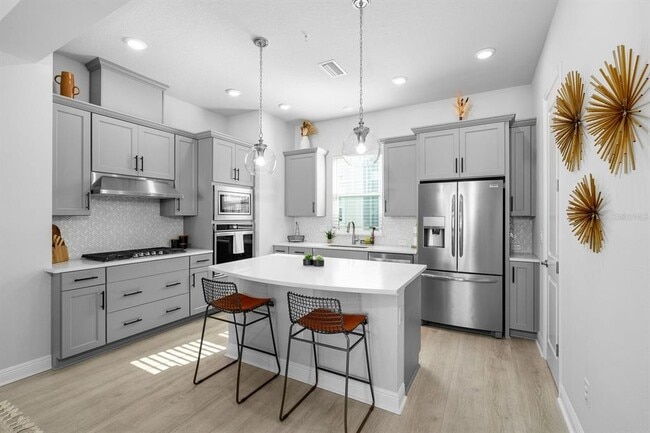 Photo - 845 Burlington Ave N