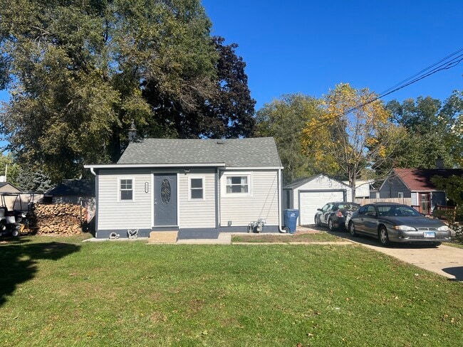 Building Photo - 512 Montgomery Rd