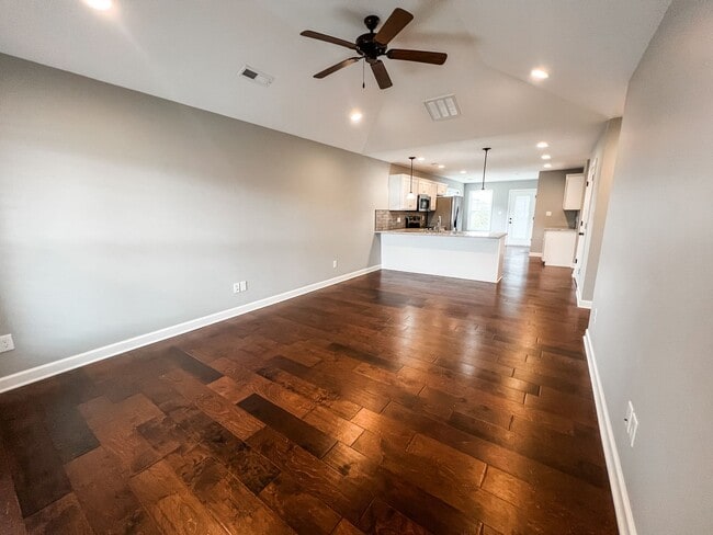 Photo - Single-Family Home in Hopkinsville with Fe...