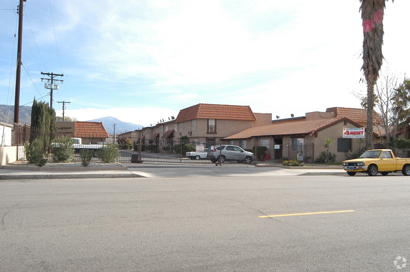 Gold Lynn Apartments - Gold Lynn Apartments