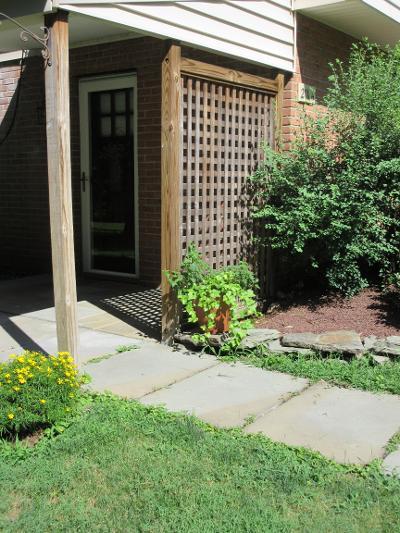 Front Entrance - 211 N West St Apartments Unit 211B