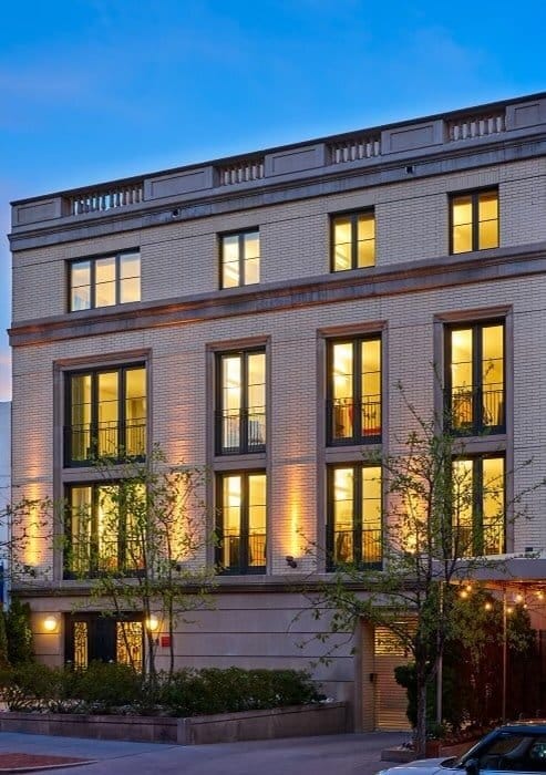Building Photo - The Debonair - Furnished Student Housing