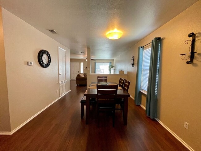 Photo - Convenient Northwest San Antonio Home Available for ASAP Move In!