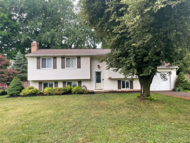 Building Photo - 2618 Litchfield Dr Rental