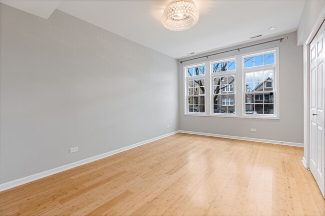 Photo - 3432 W Melrose St Unit #1