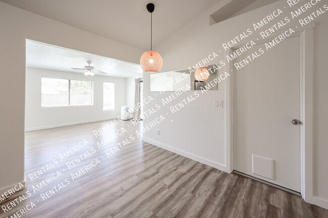 Photo - 17848 N 30th Pl