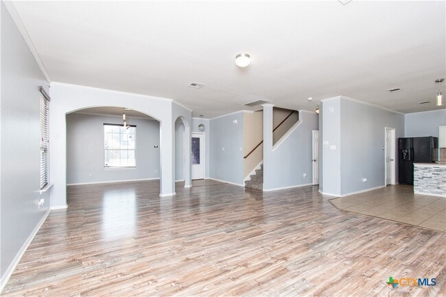 Photo - 413 E Orion Dr