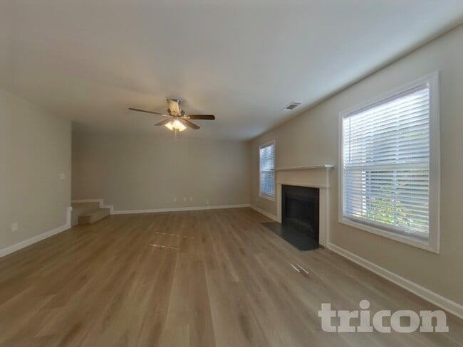 Photo - 629 Amberwood Dr