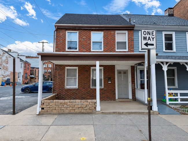 Building Photo - 230 N Shippen St Unit Apt. #1