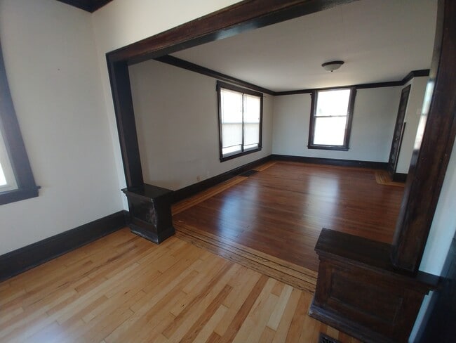 Photo - 3100 Elliot Ave Unidad 2