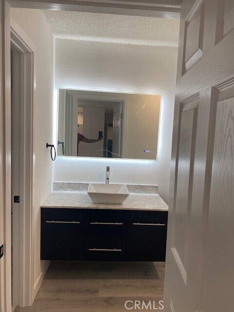 Photo - 5460 White Oak Ave Unidad E123