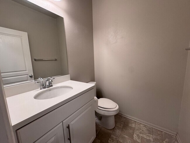 Photo - Large Newer Home - 4 Bedroom / 3 1/2 Bath