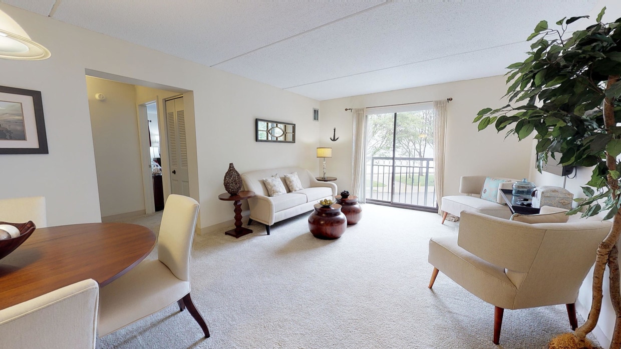 Photo - Harbor Point Apartments