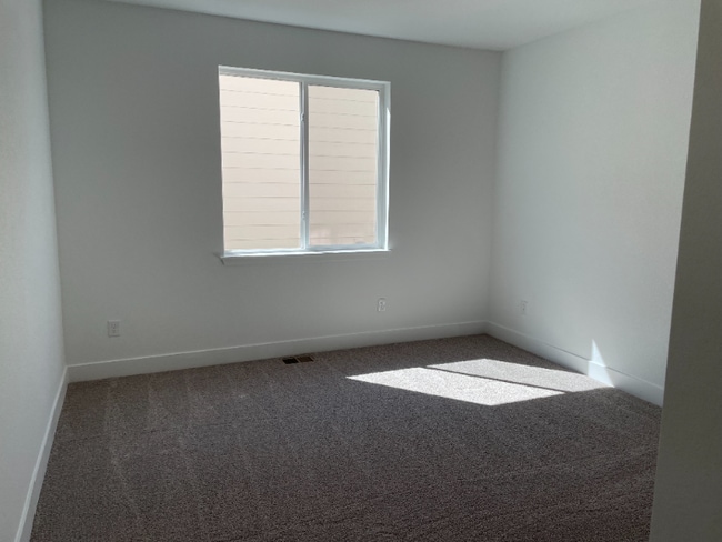 Photo - 2657 Mondt Ln