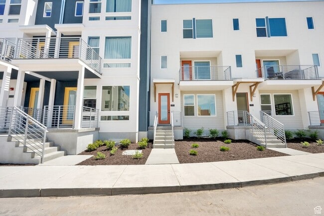 Photo - 570 Sego Wy Townhome