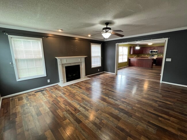 Photo - 450 Winding Bluff Way