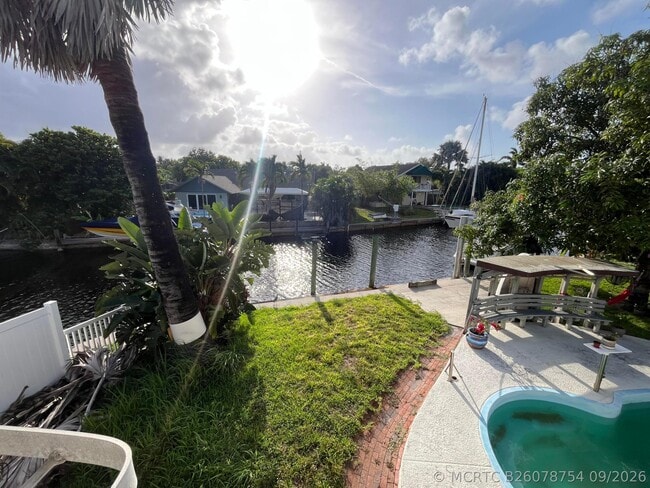 1614 SW 18th Ave Unit B