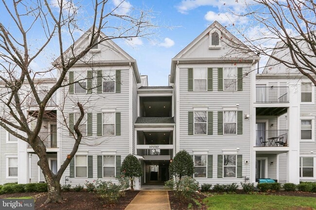 Building Photo - 10010 Vanderbilt Cir Unit 5-9