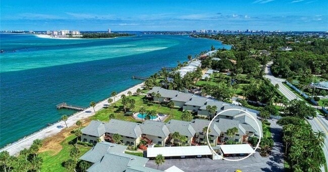 Building Photo - 4660 Ocean Blvd Unit G1