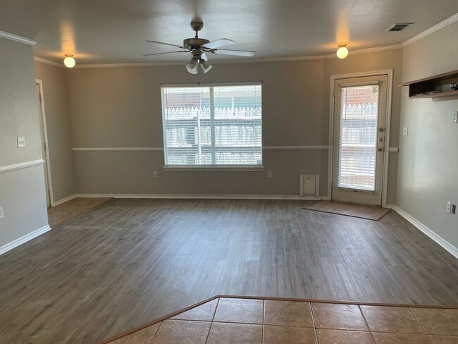 Photo - 706 N Englewood Ave