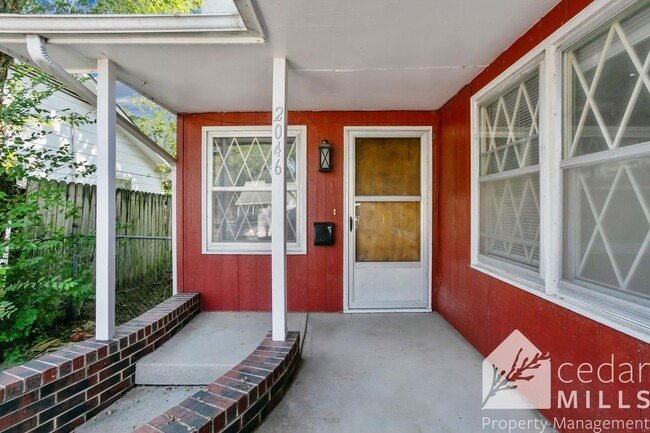 Building Photo - Southside 2 Bedroom Duplex Rental