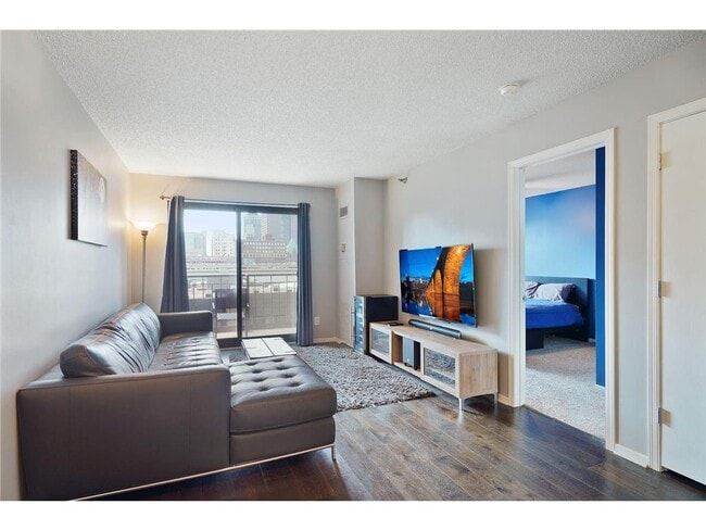 Building Photo - 401 S 1st St Unit 603