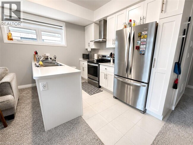 Photo - 82 Lomond Ln