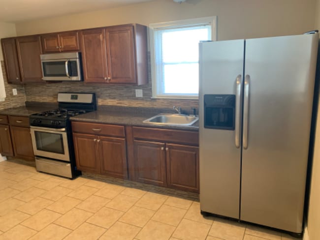 Photo - 609 Cambridge St