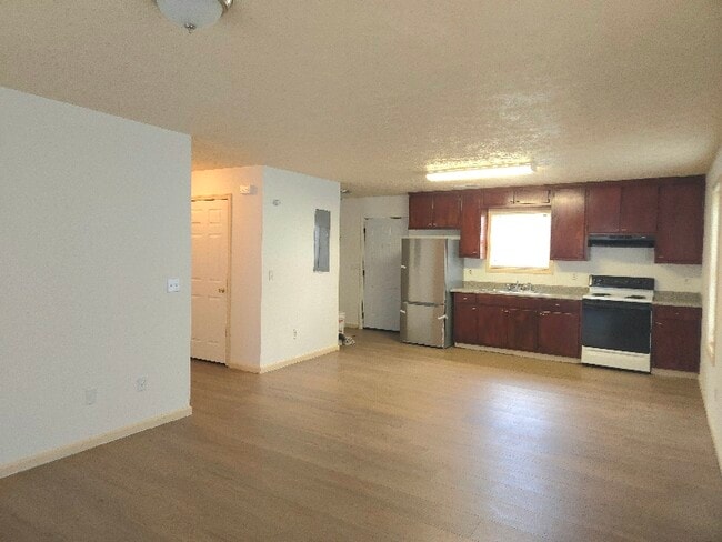 Photo - 402 N 12th St