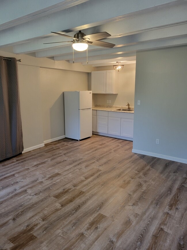 Photo - 5916 Lago Vista Way Unit B