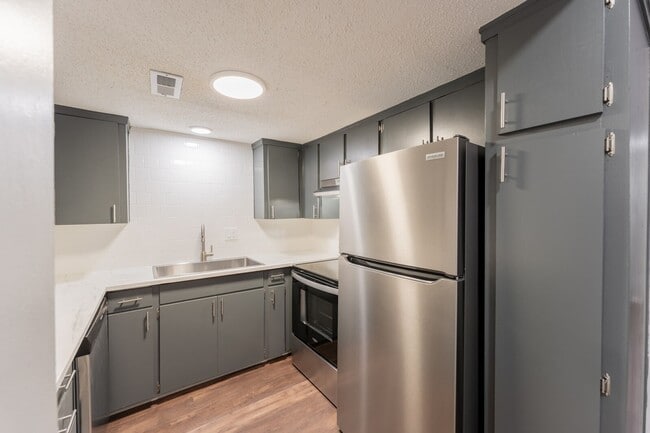 Photo - Wornall Place Apartments