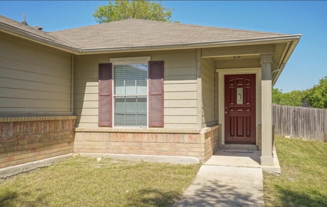 Photo - "Charming 3-Bed Retreat in San Antonio with Modern Granite Touches!"