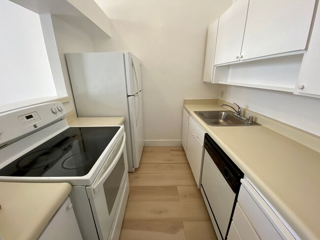 Photo - 310 N Civic Dr Unit 301