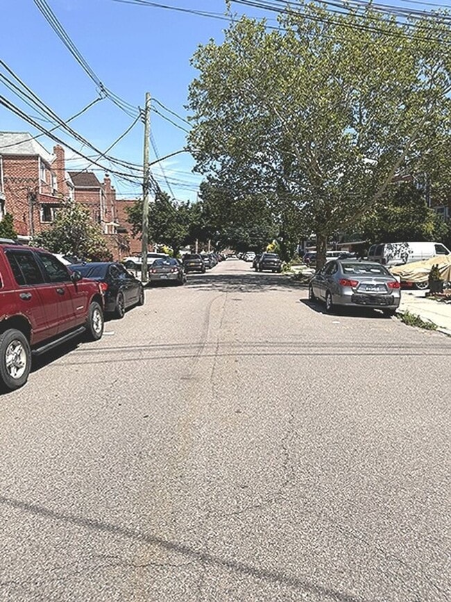 Photo - 71-25 58th Rd