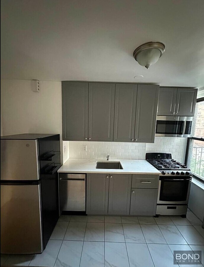 Photo - 321 E 54th St Apartment Unit 10C