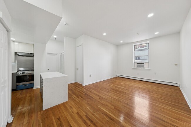 Photo - 319 Barrow St Unit 6a